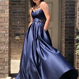 Beautiful blue long prom dress, size 5